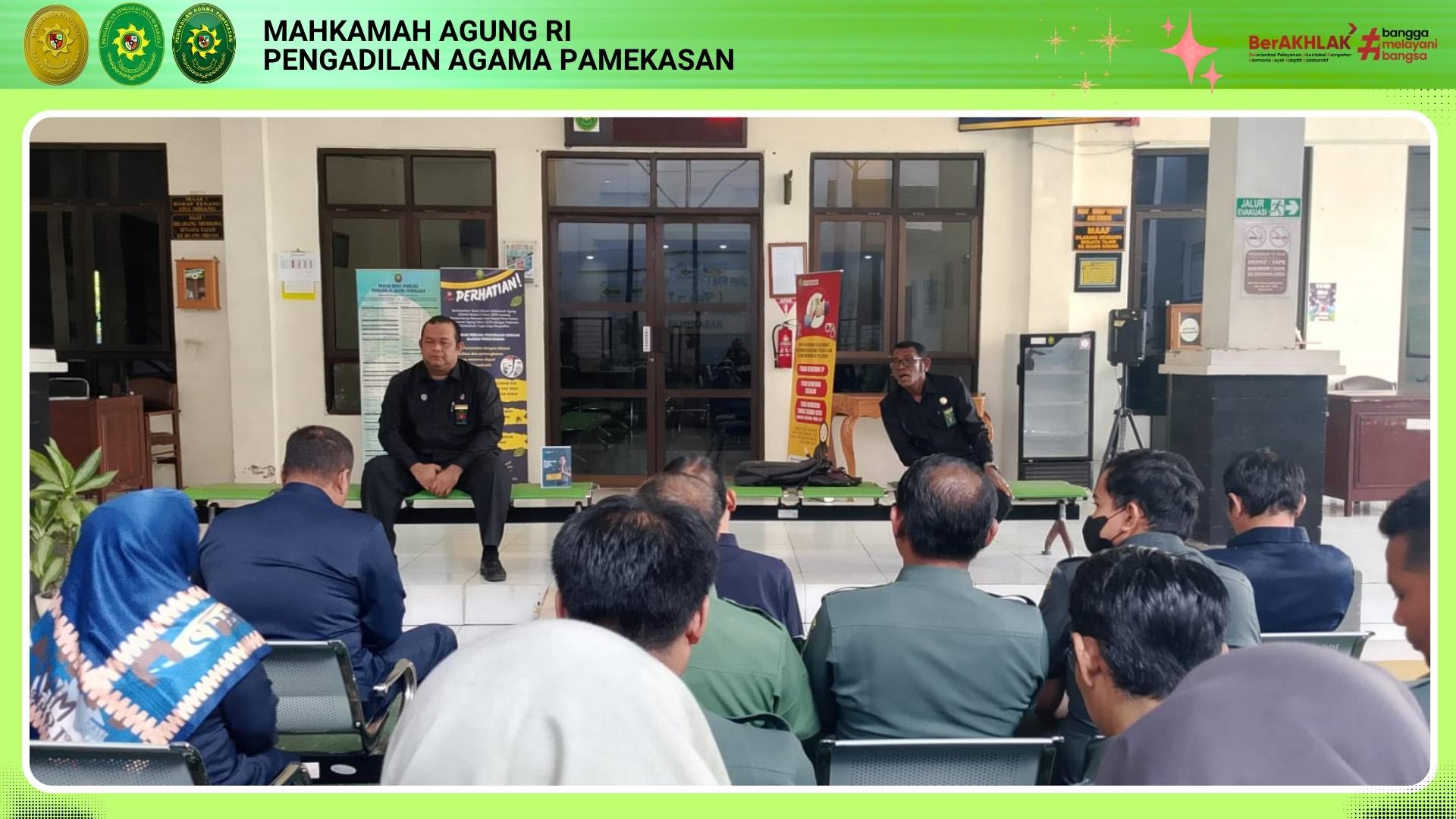 Tingkatkan Integritas dan Layanan. PA Pamekasan Laksanakan Briefing Rutin Rabu Pagi